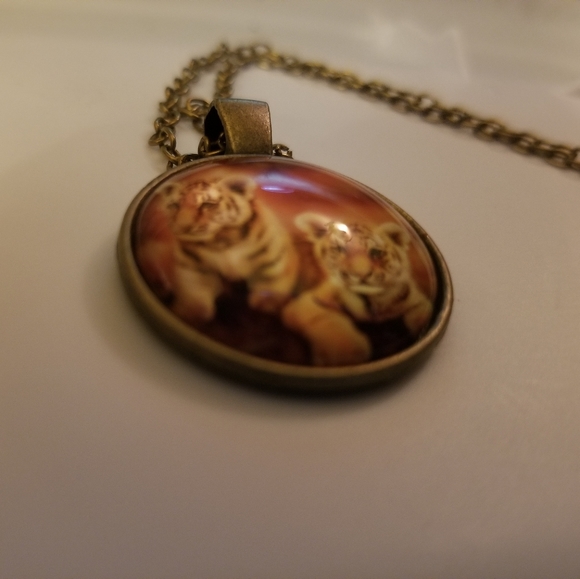 Vintage Fashion Necklace tiger glass pendant - Picture 2 of 3